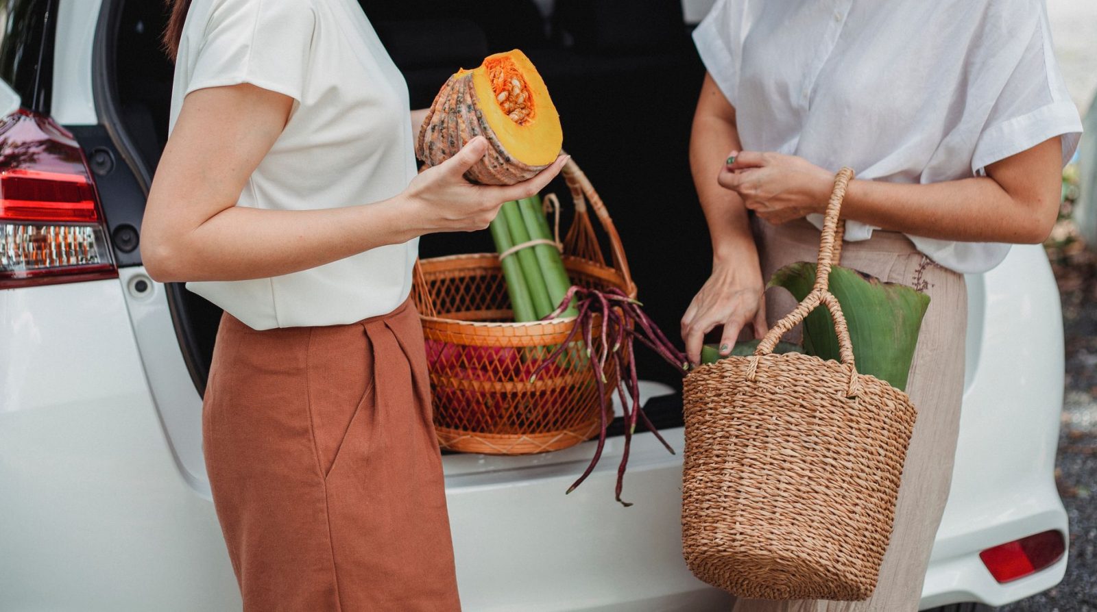 Csomagtartó tároló: Szempontok a praktikus autós rendszerező kiválasztásához
